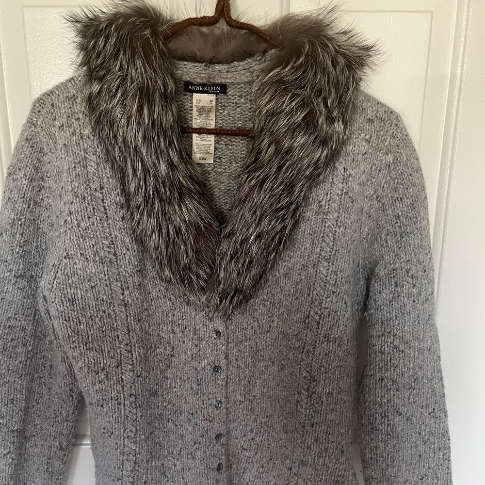 Vintage Anne Klein Sweater detachable fur collar. M Grey. merino wool/angora.